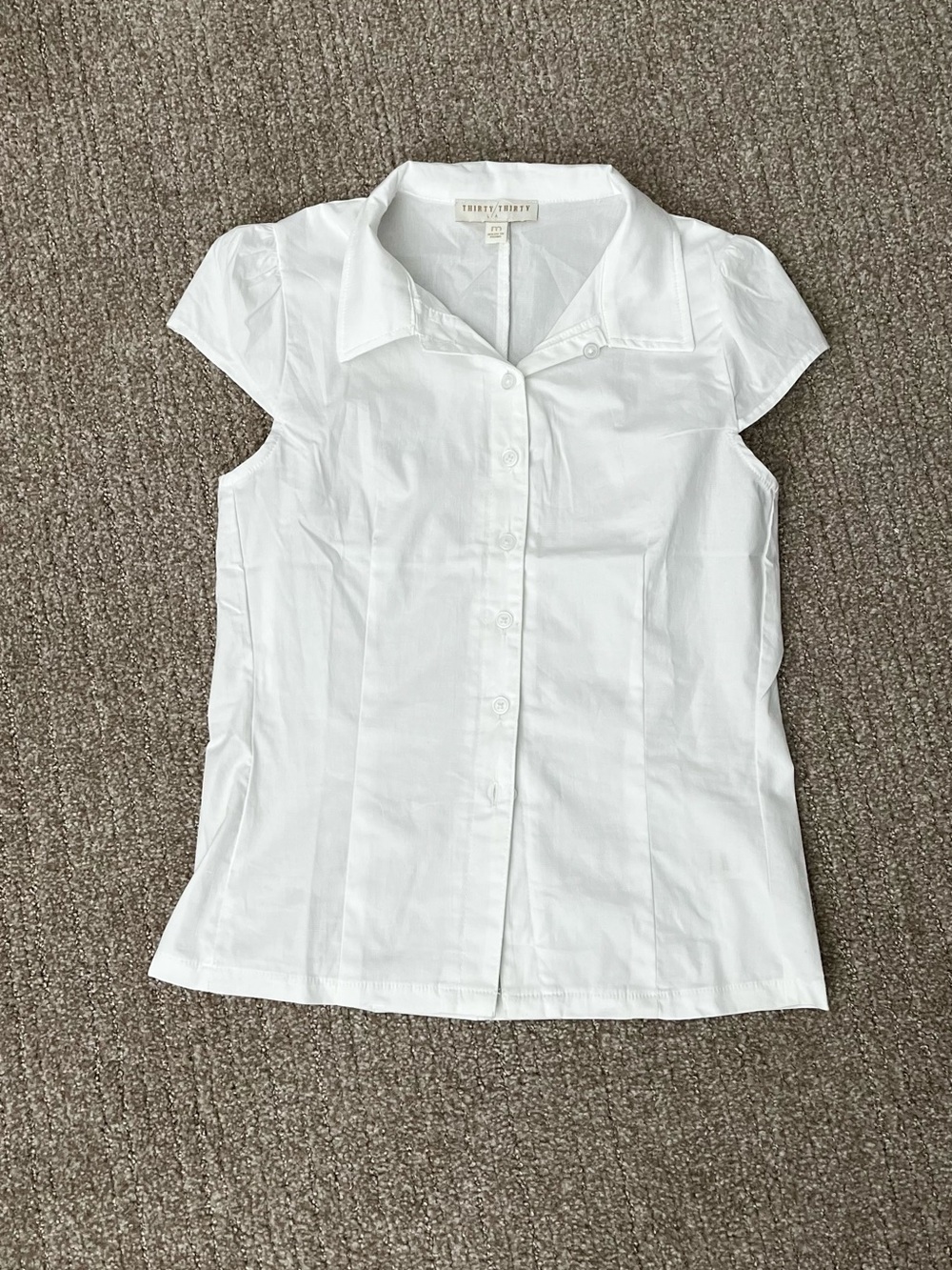 🐚Thrift & Thrive Women's White Short-Sleeve Button Down Shirt - Picture 1 of 3